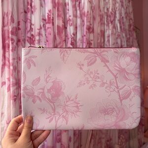 NEW! 🎀 Flower Pouch (Loveshackfancy vibes) NWT